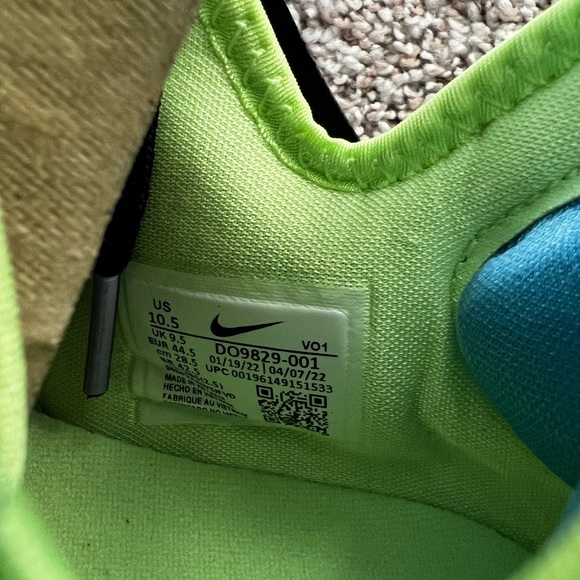 Nike LeBron 19 Low ‘Ghost Green’ - Picture 8 of 10